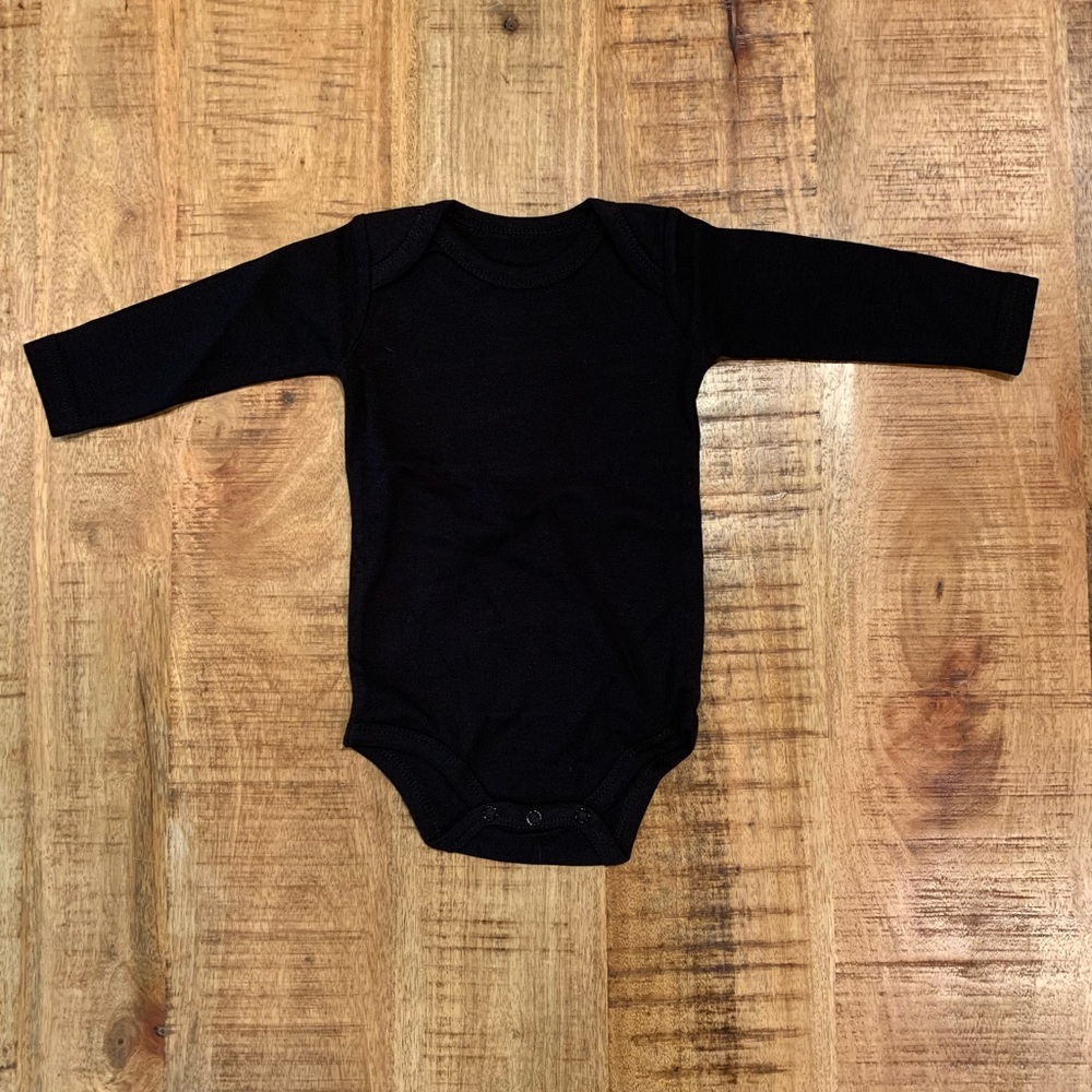 ⏰(3 for $15) New! Black Long Sleeve Onesie 9 months Basic cute